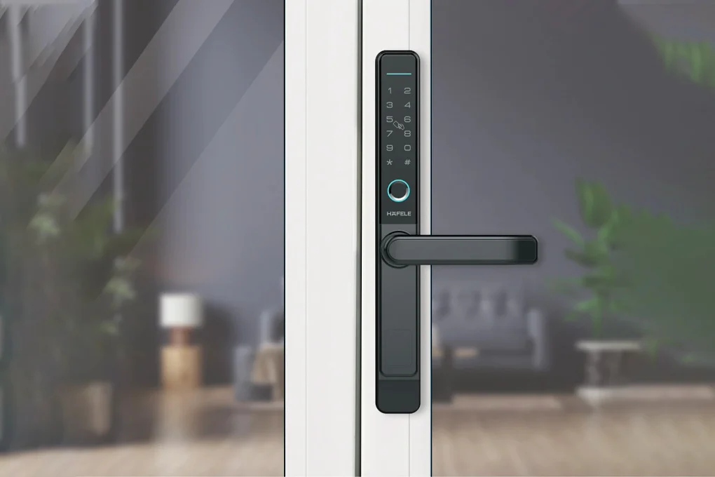 Lắp Khóa Vân Tay Cửa Nhôm Xingfa: Lỗi Chọn Nhầm Ruột Khóa